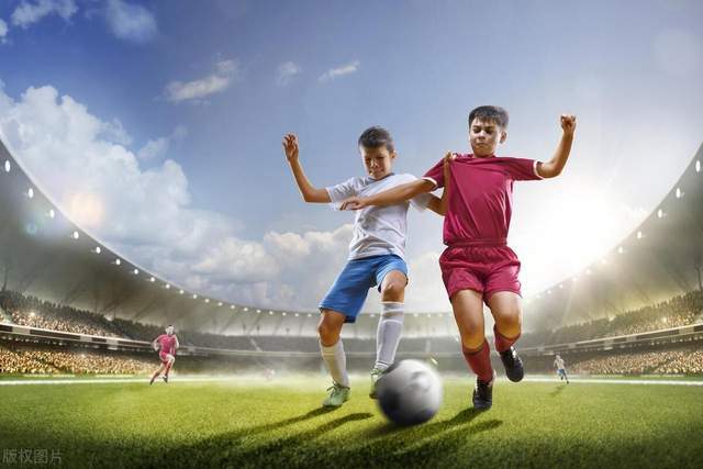 巴萨17岁小将面部受伤缝10针 赛后社交媒体晒图